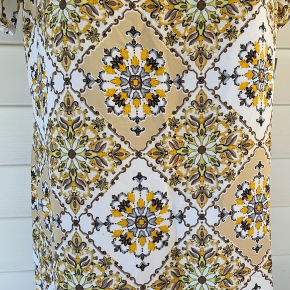 Lulu’s   Dandy Lion Medallion Print Shift Dress Sz S - Picture 8 of 12